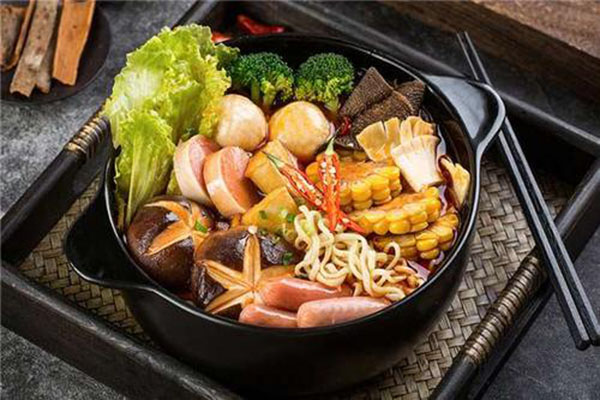 蜀上居麻辣烫加盟费多少钱？蜀上居麻辣烫加盟店赚钱吗？