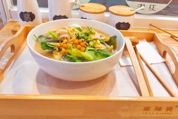 许小树麻辣烫加盟怎么样？没有经验可以吗？