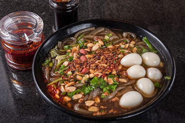 记得吃酸辣粉的代理条件？值得投资商开店吗？