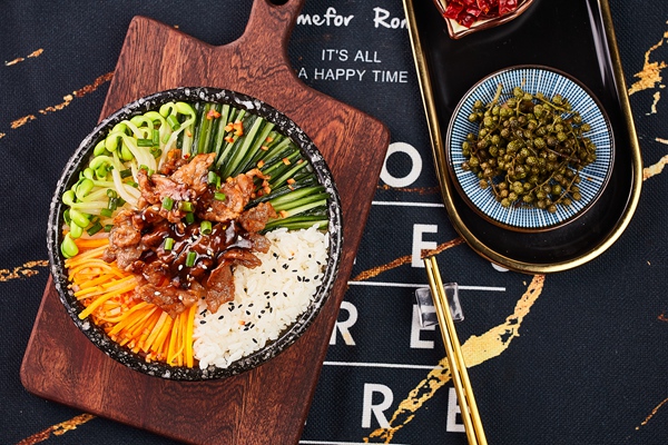 荠岛国王拌饭加盟费要多少钱？2022代理技术培训有优惠！