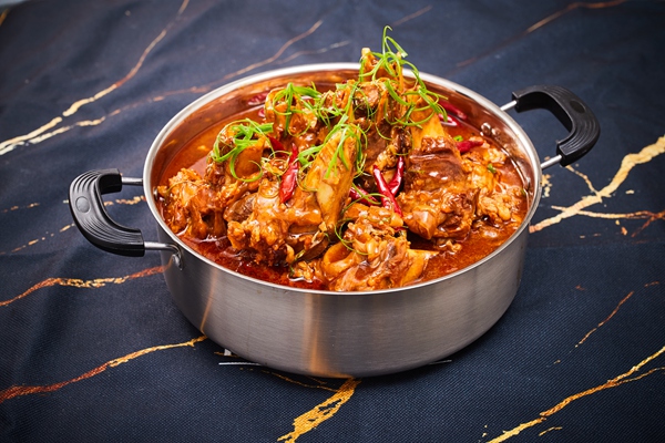 锅房破店市井暴走牛骨加盟费用多少钱？公司总店官网热线电话