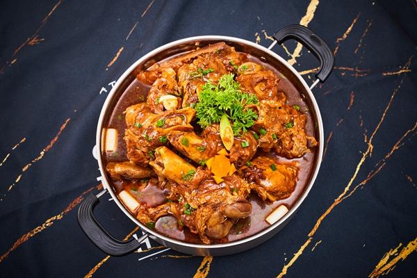 卤师雷棒棒骨总店是哪里？卤师雷棒棒骨加盟费是多少?