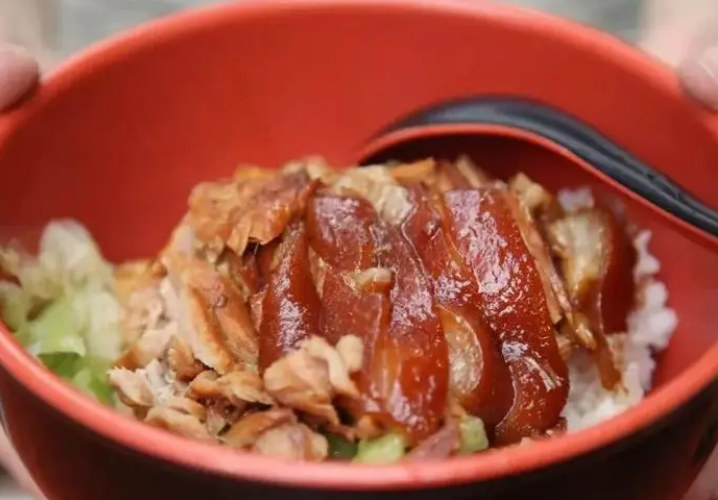 隆江正宗猪脚饭创始人：加盟隆江猪脚饭要多少钱？