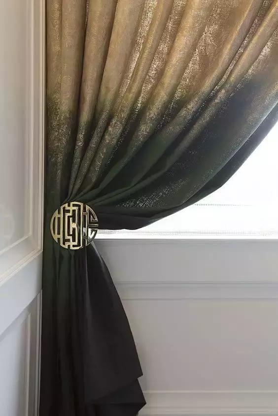 这种窗帘太美了,静谧,雅致,时尚,高雅
(图34) 这种窗帘太美了,静谧,雅致,时尚,高雅
(图34)