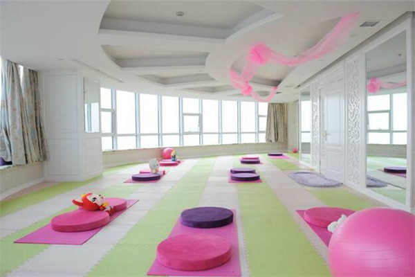 怡亲月嫂加盟费多少钱_怡亲月嫂加盟电话(图1)