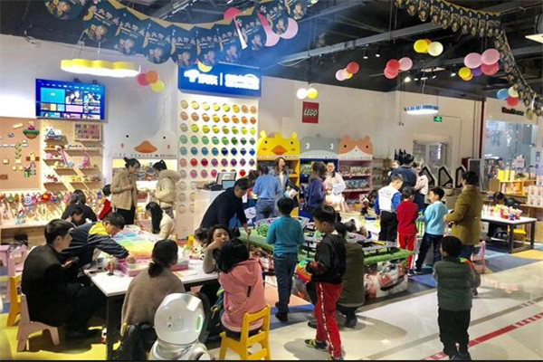 爸爸的玩具屋加盟费多少钱_爸爸的玩具屋加盟电话(图1)