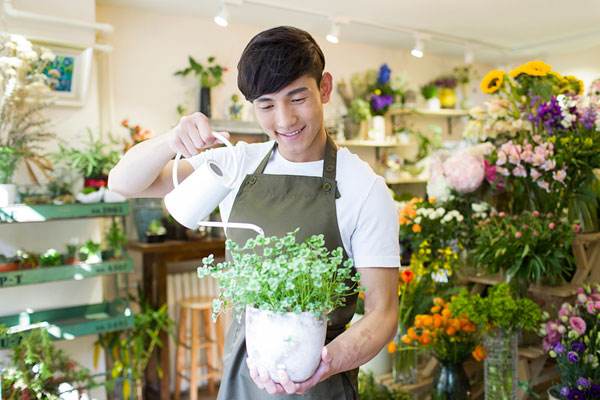 小丑鲜花店加盟费_小丑鲜花店加盟条件_小丑鲜花店(图1)