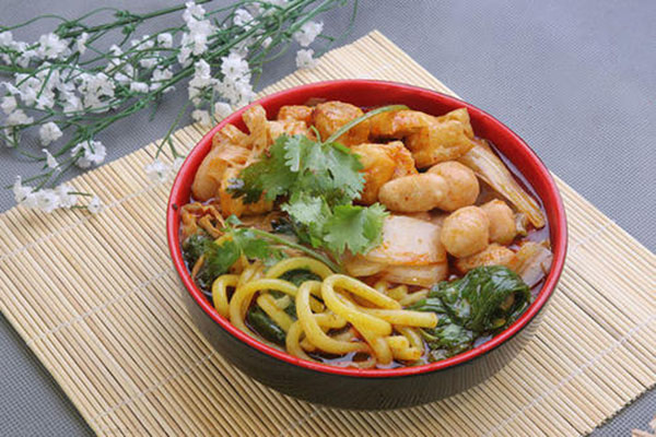 蜀上居麻辣烫加盟费多少钱？蜀上居麻辣烫加盟店赚钱吗？(图1)