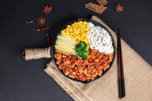 乔老妈卤肉饭加盟费多少钱?乔老妈卤肉饭总部电话流程(图1) 乔老妈卤肉饭加盟费多少钱?乔老妈卤肉饭总部电话流程(图1)