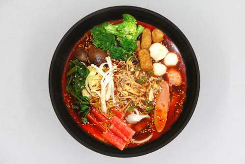 孙志鹏麻辣烫加盟费用多少钱？孙志鹏麻辣烫加盟总部(图1)