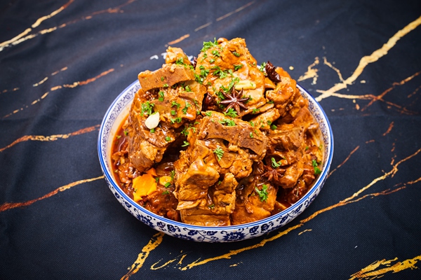 28元自助大骨头火锅里用的都是什么肉？开自助大骨头赚钱吗(图1)