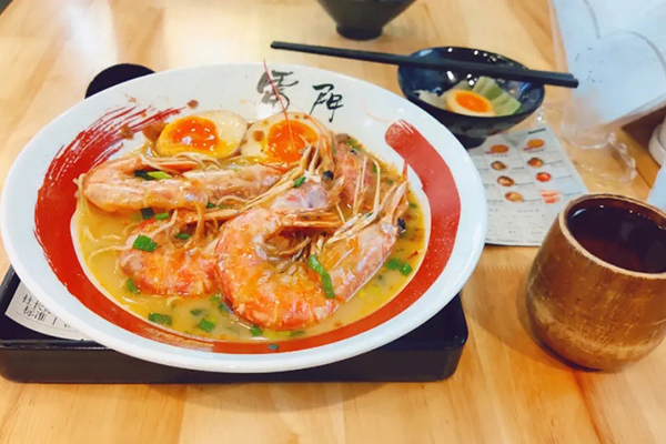 雷门拉面加盟官网：打造美食事业，选择雷门拉面(图2)