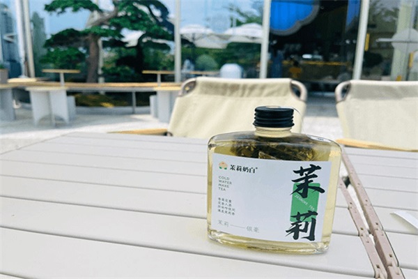 茉莉奶白