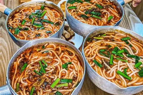 胖大碗小锅米线加盟需要多少钱？全国一共有多少家分店？