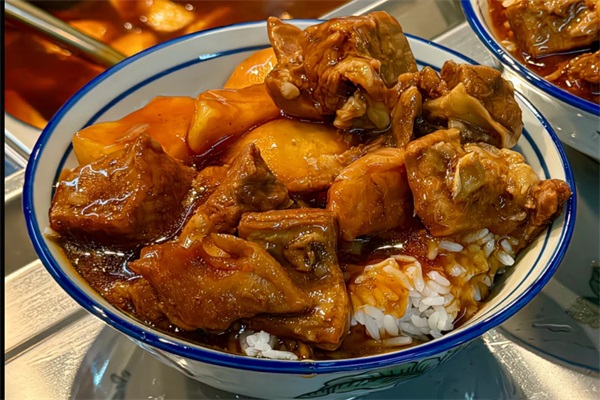 盖东来大块牛肉饭代理费贵吗？加盟盖东来大块牛肉饭是骗局吗？