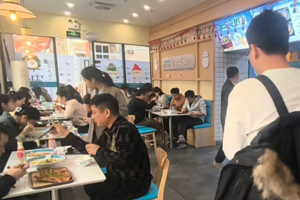 鱼拿酸菜鱼加盟费多少?鱼拿酸菜鱼加盟咨询官网