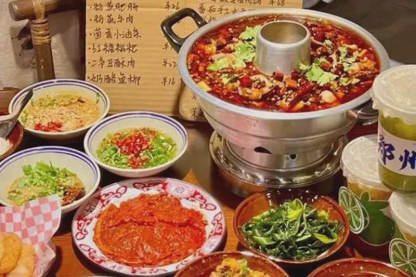 老马扎市井小火锅加盟费多少,老马扎市井小火锅总部电话(图4)