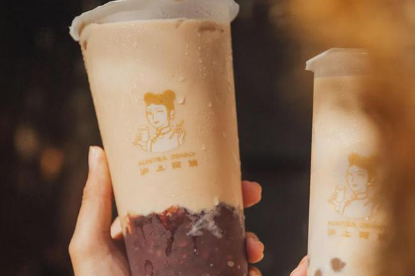 选择沪上阿姨奶茶加盟，打造财富新格局！