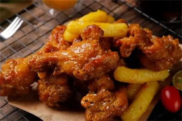 秀场炸鸡加盟费多少,秀场鸡排的总部在哪里(图3) 秀场炸鸡加盟费多少,秀场鸡排的总部在哪里(图3)