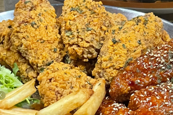 故事里的炸鸡加盟费多少钱?(2025最新)故事里的炸鸡加盟费用标准及加盟流程!(图2)