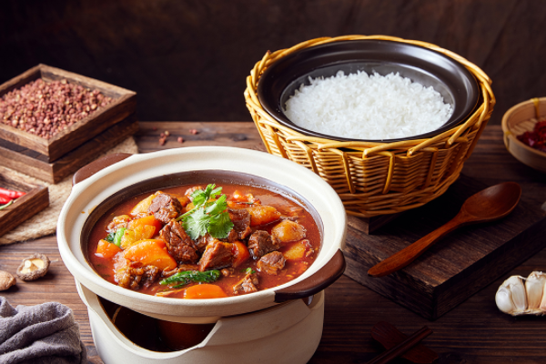 钱小匠爆汁牛肉饭加盟费多少钱？钱小匠爆汁牛肉饭怎么加盟？(图2)