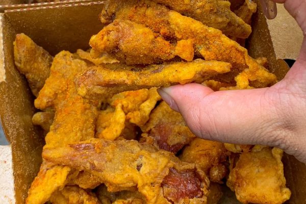 2025年汴京炸鸡最新加盟政策!加盟汴京炸鸡店需要多少钱?(图2) 2025年汴京炸鸡最新加盟政策!加盟汴京炸鸡店需要多少钱?(图2)